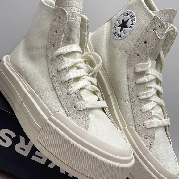 Converse WMNS CTAS CRUISE HI
EGRET/EGRET/EGRET A04688C Platforms Sneakers - Picture 4 of 16